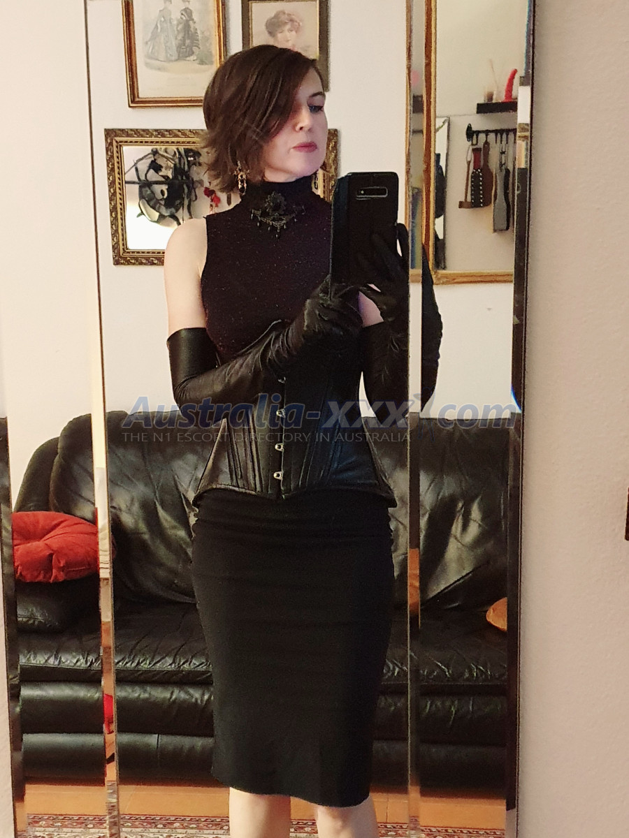 Mistress Elena - 1543